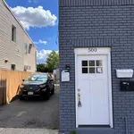 Rent 2 bedroom apartment in Jersey City