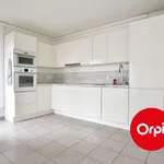 Rent 4 bedroom apartment of 79 m² in Saint-Priest