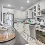 Appartement de 990 m² avec 5 chambre(s) en location à Toronto