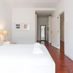 Rent 3 bedroom apartment of 100 m² in Porto