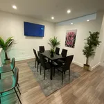 Rent 4 bedroom apartment in West Hollywood