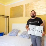 Rent a room of 300 m² in madrid