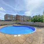 Rent 2 bedroom apartment of 95 m² in Hertsmere