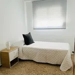 Alquilo 4 dormitorio apartamento de 108 m² en Valencia