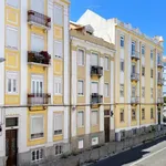 Rent a room of 120 m² in lisbon