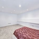 Rent 4 bedroom flat in Waverley