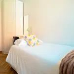 Rent a room of 75 m² in Madrid