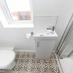 Rent 6 bedroom house in Leeds