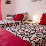 Rent a room of 70 m² in lisbon