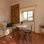 Rent a room of 100 m² in lisbon