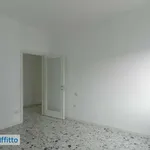 Affitto 3 camera appartamento di 85 m² in Pavia