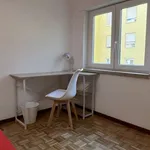 Rent a room of 80 m² in lisbon