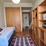 Rent 3 bedroom apartment of 138 m² in Lisbon