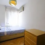 Rent a room of 100 m² in madrid