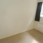 Rent 3 bedroom flat in Elmbridge