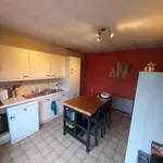 Maison de 180 m² avec 3 chambre(s) en location à Bellem