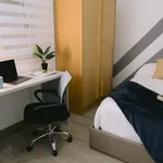 Rent a room of 105 m² in Jaén