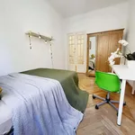 Rent a room of 180 m² in Madrid