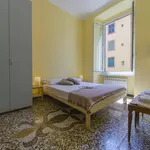 Rent 3 bedroom apartment in Genoa