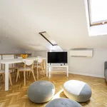 Rent a room of 100 m² in Madrid