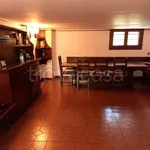 Rent 8 bedroom house of 260 m² in Mantova