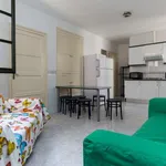 Rent a room of 220 m² in madrid