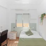 Rent a room of 104 m² in Valencia