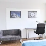  appartement avec 4 chambre(s) en location à Paris