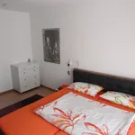 Miete 4 Schlafzimmer wohnung von 66 m² in Frankfurt