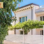 Rent 5 bedroom house of 300 m² in Forte dei Marmi