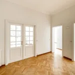 Rent 4 bedroom apartment in Ixelles