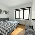 Huur 3 slaapkamer appartement van 200 m² in Brussel