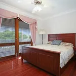 Rent 4 bedroom house in Wollongong City Council