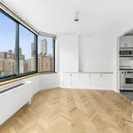 Rent 3 bedroom apartment of 162 m² in New York