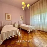 Rent 4 bedroom apartment of 100 m² in Forte dei Marmi