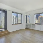 Rent 5 bedroom apartment of 295 m² in New York City