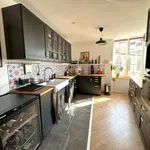 Rent 4 bedroom apartment of 101 m² in Margny-lès-Compiègne