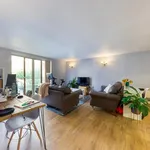 Rent 2 bedroom apartment of 71 m² in London