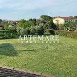 Rent 6 bedroom house of 210 m² in Seravezza