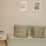 Rent a room in lisbon