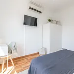 Rent 5 bedroom apartment in Barcelona