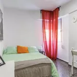 Rent 4 bedroom apartment in Valencia