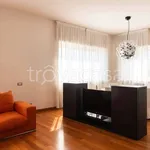 Rent 4 bedroom apartment of 200 m² in Milano