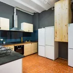 Rent a room of 230 m² in barcelona