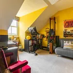 Rent 5 bedroom apartment in Brighton