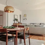 Rent 3 bedroom apartment of 160 m² in lisbon