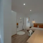 Rent 4 bedroom apartment in Barcelona