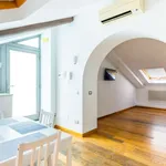 Rent 2 bedroom apartment of 70 m² in naples