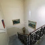 Affitto 5 camera appartamento di 130 m² in Firenze