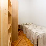 Rent a room of 150 m² in madrid